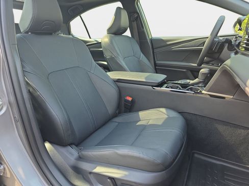 Used 2025 Toyota Camry XSE image 10