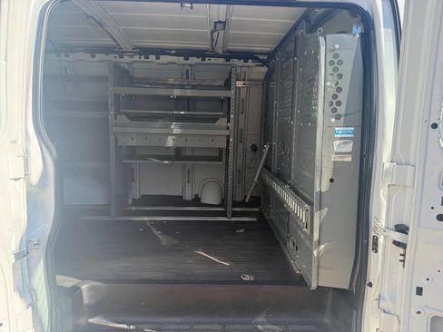Used 2015 Chevrolet Express 2500 image 22