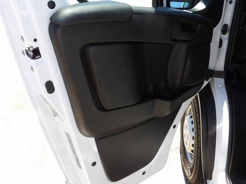 Used 2025 RAM ProMaster 2500 w/ U-Haul Equipment Group FWD image 10
