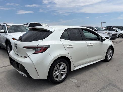 Used 2019 Toyota Corolla SE w/ Carpet Mat Package FWD image 2