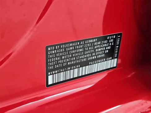 Used 2018 Volkswagen Golf R 4-Door image 36