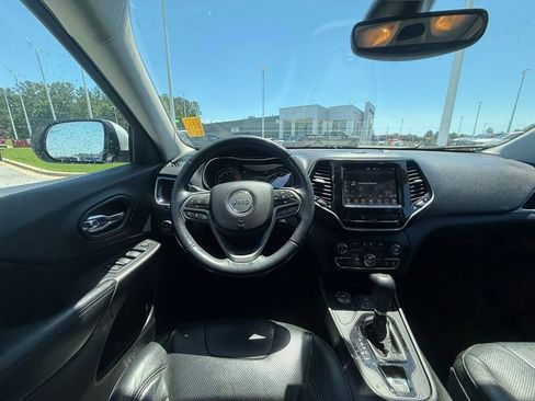 Used 2019 Jeep Cherokee Limited AWD/4WD image 8