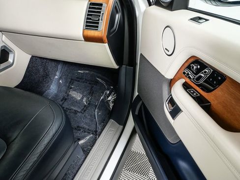 Used 2020 Land Rover Range Rover HSE image 23