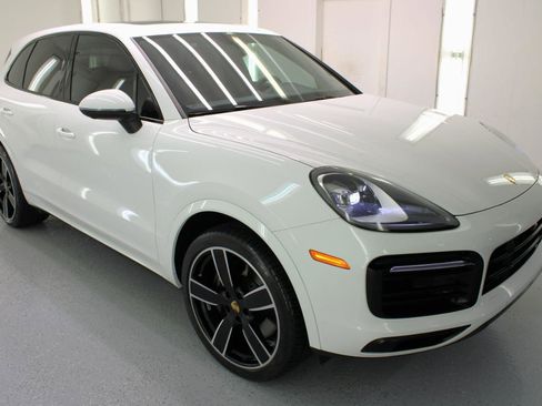 Used 2021 Porsche Cayenne image 11