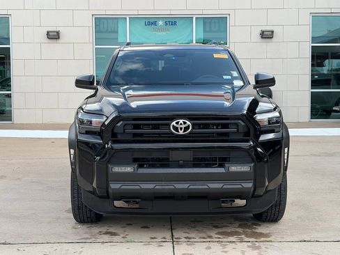 Used 2025 Toyota 4Runner SR5 AWD/4WD image 3