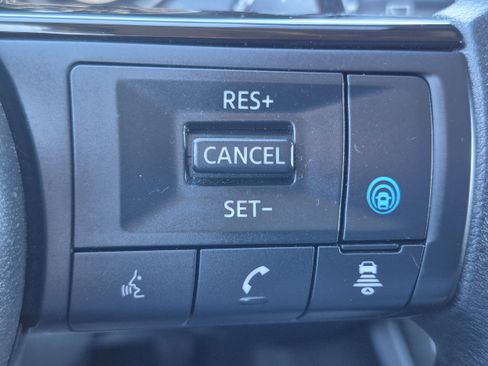 Used 2023 Nissan Rogue SV image 20