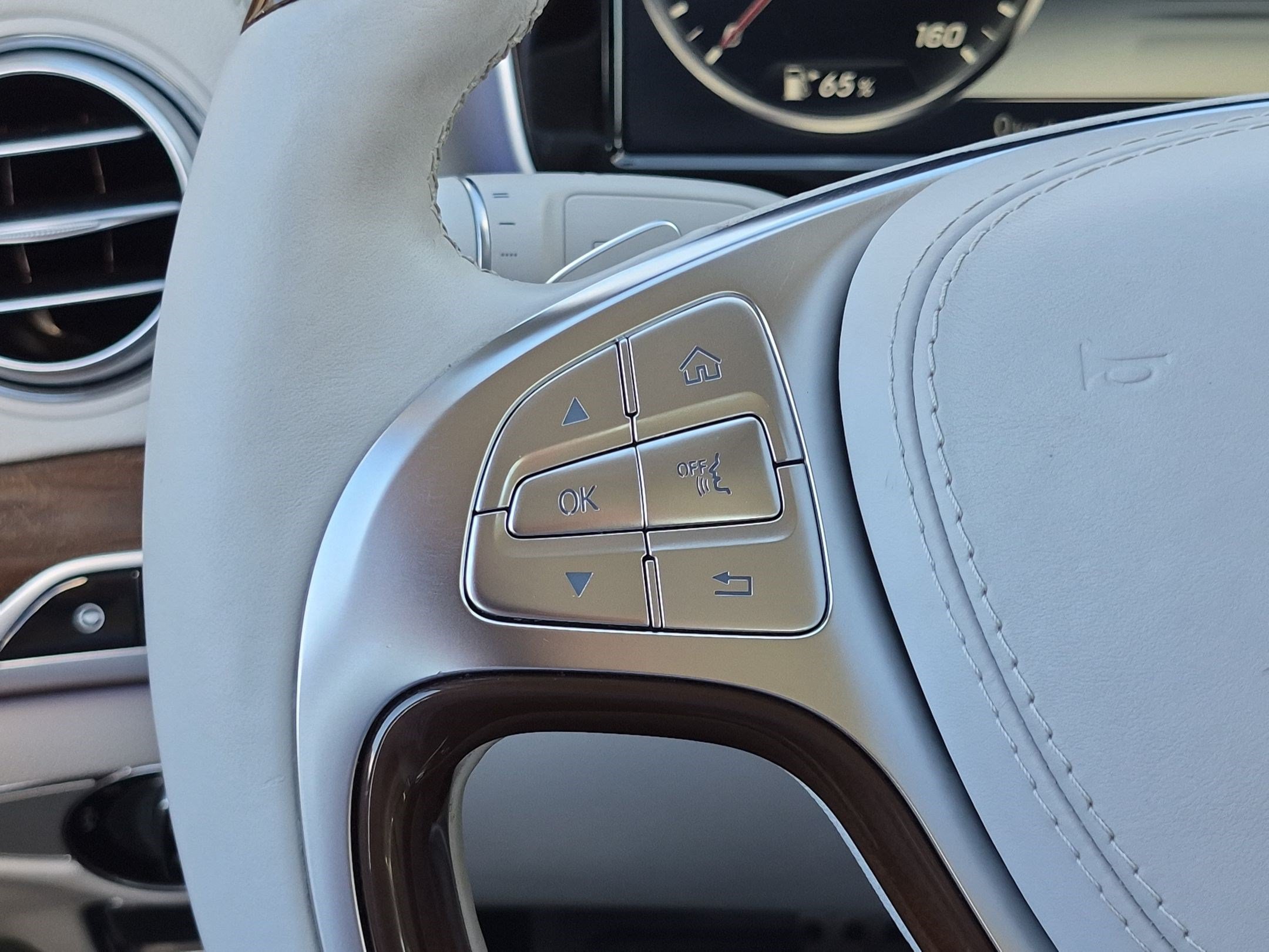 Used 2017 Mercedes-Benz S 550 4MATIC Sedan image 19