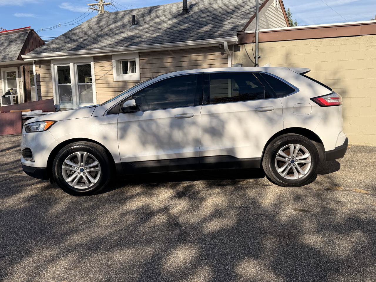Used 2020 Ford Edge SEL w/ Convenience Package AWD/4WD image 4