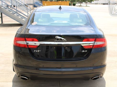 Used 2014 Jaguar XF 3.0 RWD image 12
