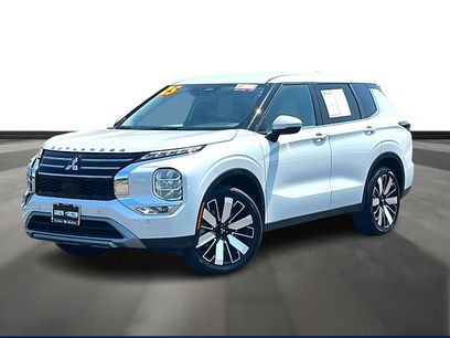 Used 2025 Mitsubishi Outlander SE