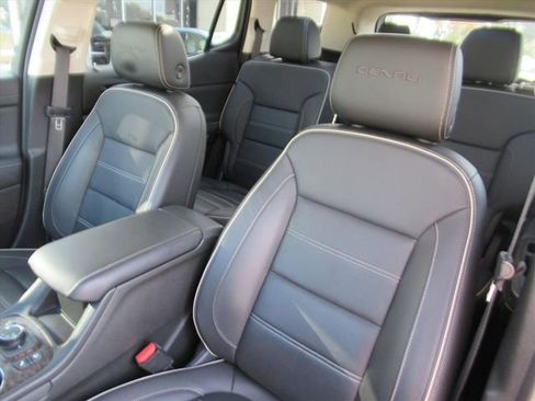 Used 2020 GMC Acadia Denali w/ Technology Package image 15