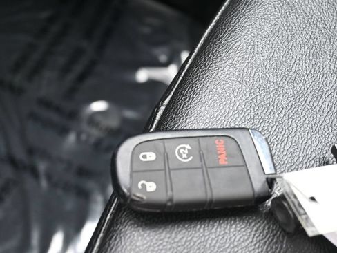 Used 2024 Jeep Compass Latitude AWD/4WD image 29