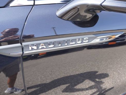 Used 2022 Lincoln Nautilus Reserve w/ Equipment Group 201A AWD/4WD image 14