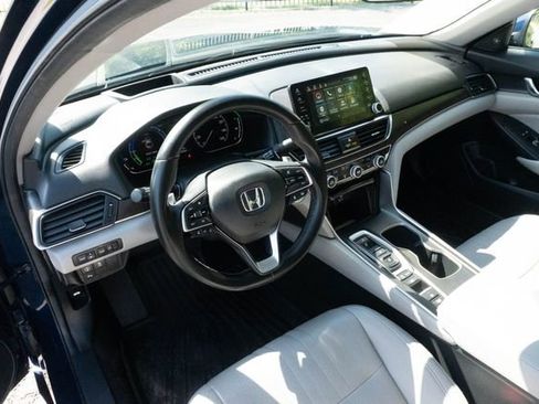 Certified 2020 Honda Accord Touring image 3