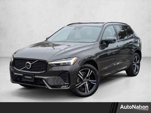 Used 2022 Volvo XC60 B5 R-Design image 1