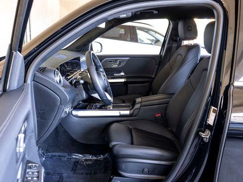 Used 2025 Mercedes-Benz GLB 250 image 16