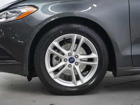 Used 2018 Ford Fusion SE FWD image 28