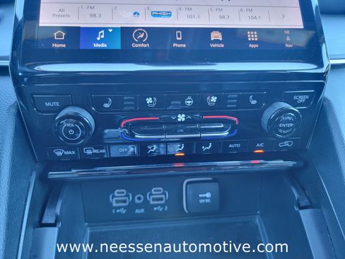 Used 2024 Jeep Grand Cherokee L Limited w/ Luxury Tech Group II image 25