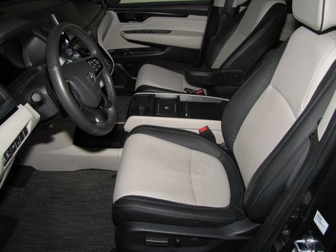 Certified 2025 Honda Odyssey Elite image 10