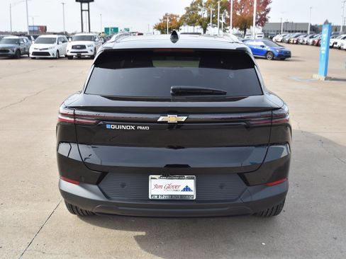 New 2026 Chevrolet Equinox EV LT image 5