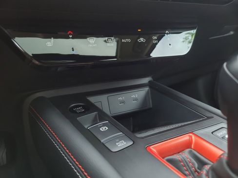 New 2026 Nissan Kicks SR FWD image 19