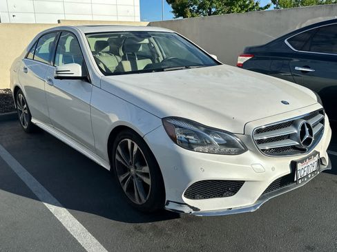 Used 2014 Mercedes-Benz E 350 Sedan image 3