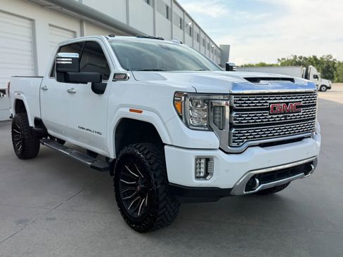 Used 2020 GMC Sierra 3500 Denali w/ Denali Ultimate Package AWD/4WD image 4