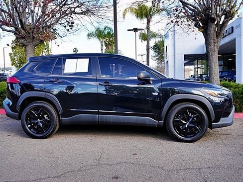 Used 2022 Toyota Corolla Cross L image 7