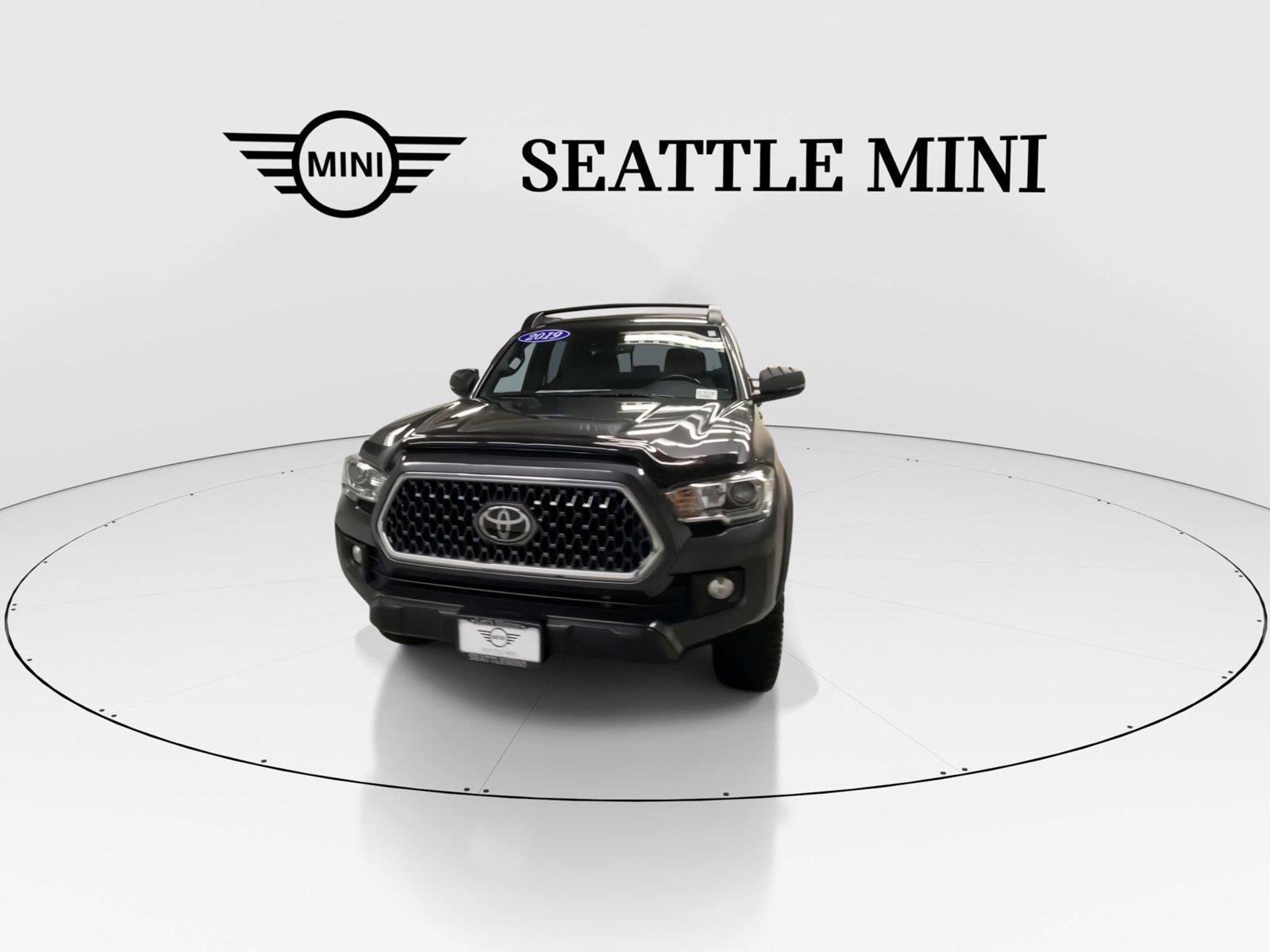 Used 2019 Toyota Tacoma TRD Off-Road AWD/4WD image 4