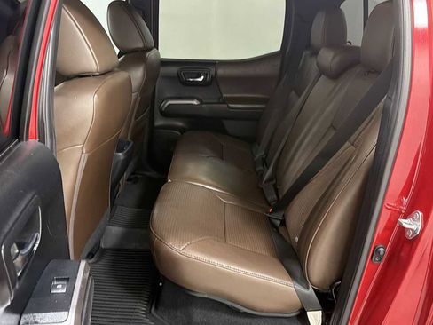 Certified 2022 Toyota Tacoma Limited AWD/4WD image 25