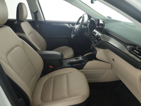 Used 2021 Ford Escape Titanium image 17