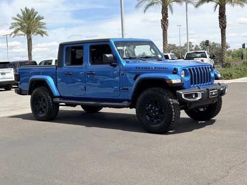 Used 2023 Jeep Gladiator Sport AWD/4WD image 4