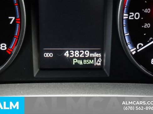 Used 2018 Toyota RAV4 XLE AWD/4WD image 60