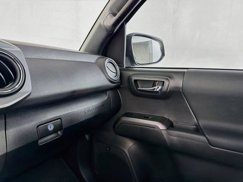 Used 2022 Toyota Tacoma TRD Sport w/ TRD Premium Sport Package RWD image 37