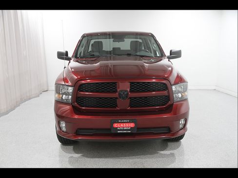 Used 2019 RAM 1500 Express w/ Express Value Package AWD/4WD image 2