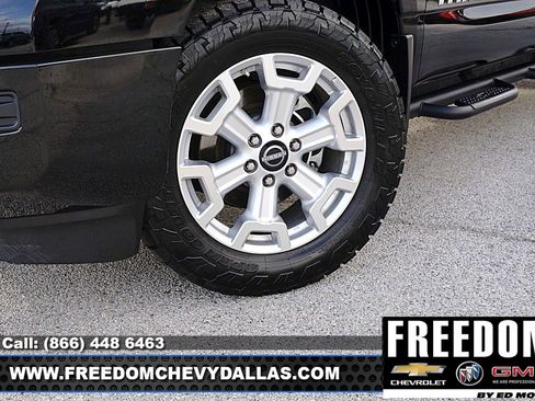 Used 2024 Nissan Titan SV w/ SV Convenience Package image 44