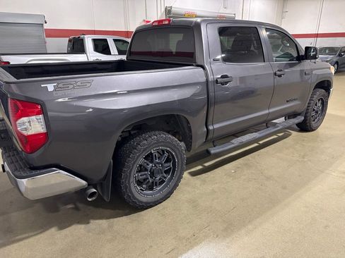 Used 2017 Toyota Tundra SR5 w/ SR5 Upgrade Package RWD image 3