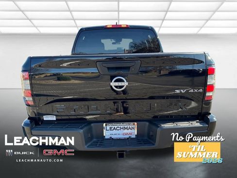 Used 2023 Nissan Frontier SV image 6