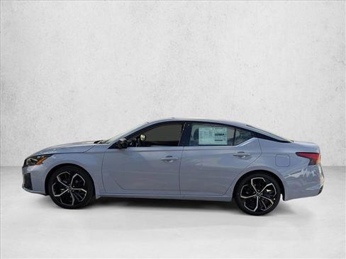 New 2025 Nissan Altima 2.5 SR image 5