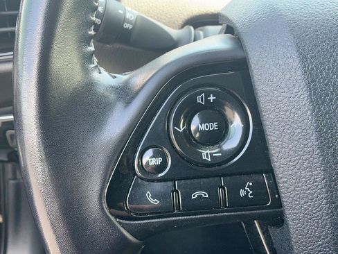 Certified 2022 Toyota Prius AWD image 17
