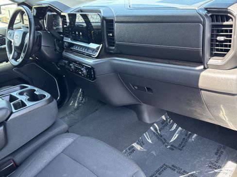 Used 2025 Chevrolet Silverado 1500 LT AWD/4WD image 13