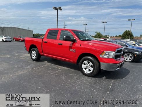 Used 2023 RAM 1500 Classic SLT w/ Trailer & Traction Group image 3
