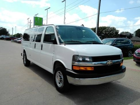 Used 2024 Chevrolet Express 3500 LT w/ LT Preferred Equipment Group RWD image 3