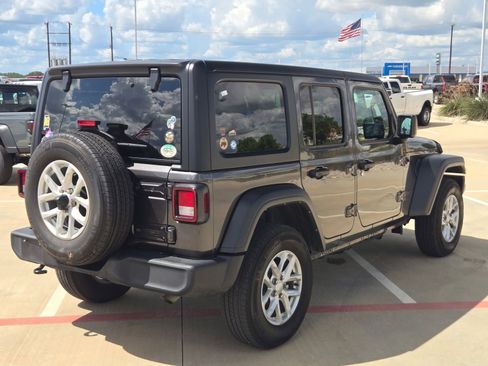 Used 2023 Jeep Wrangler Unlimited Sport AWD/4WD image 3