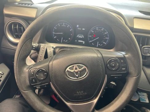 Used 2017 Toyota RAV4 LE FWD image 17