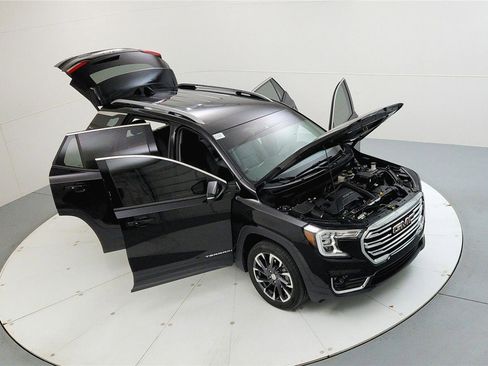 Used 2022 GMC Terrain SLT image 15