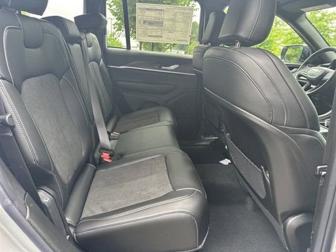New 2026 Jeep Grand Cherokee Altitude RWD image 16
