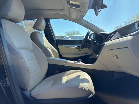 Used 2019 INFINITI QX50 Luxe w/ Navigation Package AWD/4WD image 8