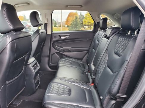 Used 2024 Ford Edge Titanium image 30