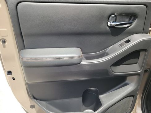 Used 2023 Nissan Frontier Pro-X w/ Pro-X Premium Package RWD image 12